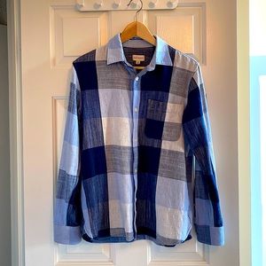 Club Monaco shirt. Size M